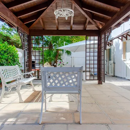 Summer - Baia Guest house *